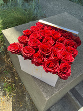 Load image into Gallery viewer, Gold Glittered Red Freedom Rose Flower Box