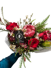 Load image into Gallery viewer, Cupids Bow Bouquet