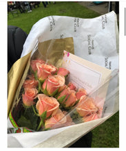 Load image into Gallery viewer, Pandora Butterfly Flower Box + Spray Rose Bouquet Spa Gift Bundle Combo
