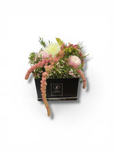 Load image into Gallery viewer, Mon Rovia Wade Flower Box
