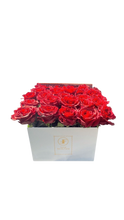 Load and play video in Gallery viewer, Gold Glittered Red Freedom Rose Flower Box
